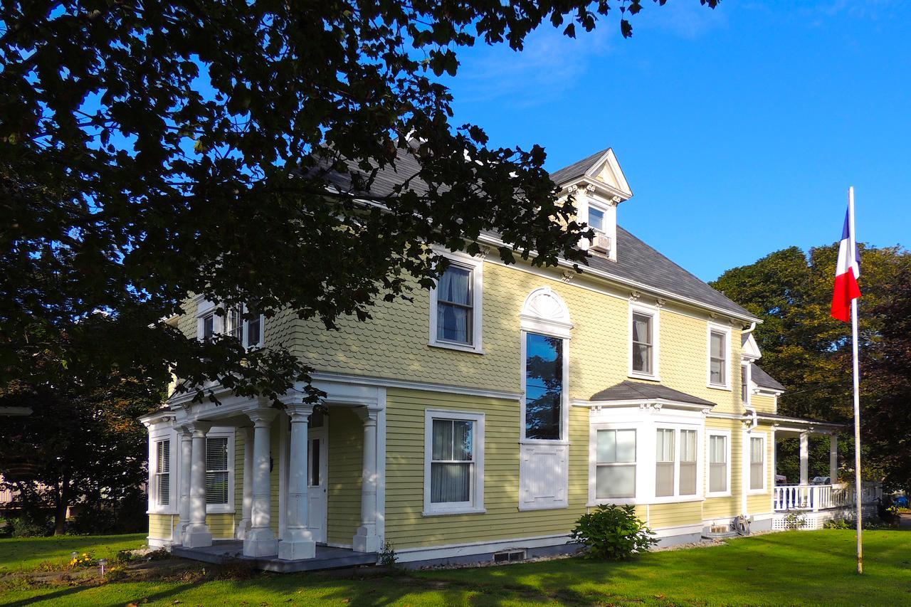 Bed and Breakfast Le Griffon Shediac Exterior foto